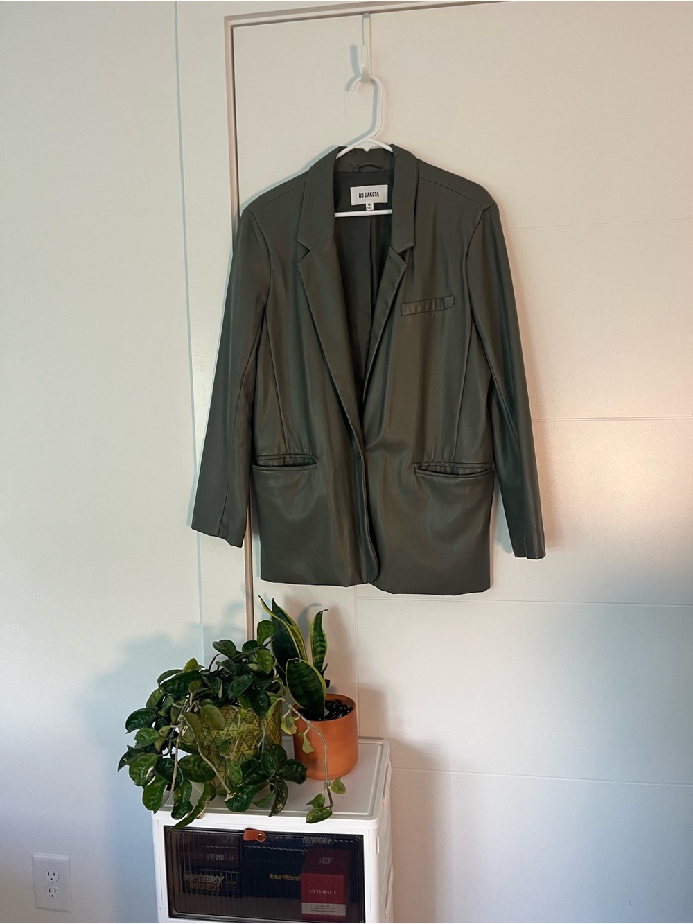 BB Dakota Olive Green Faux Leather Blazer - Picture 3 of 3